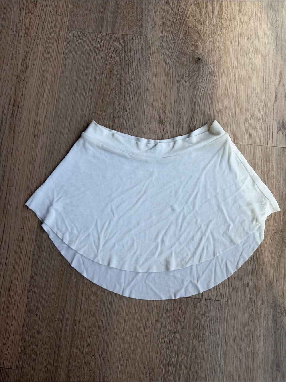 White bullet pointe skirt